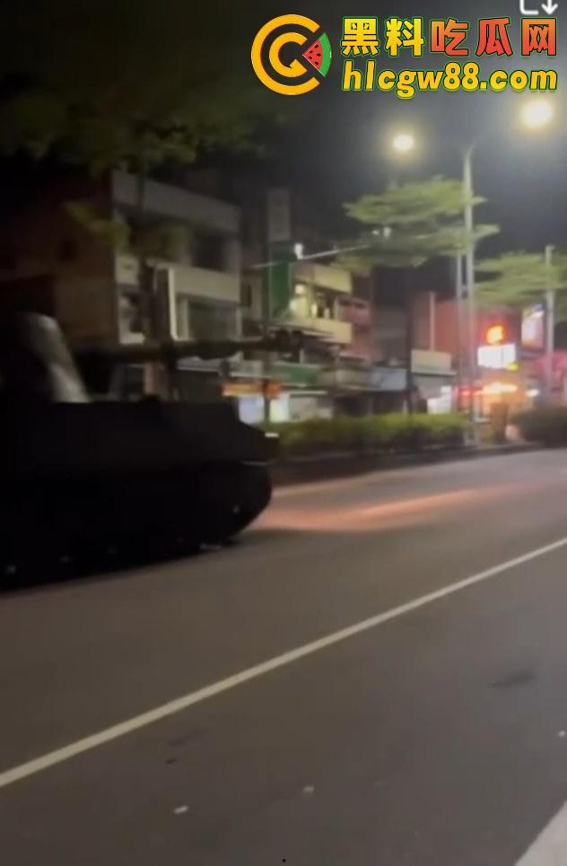 浙江宁波某部南下福建,隔壁湾湾风声鹤唳,全线戒备飞机坦克装甲车齐出动,大结局要来了?-5