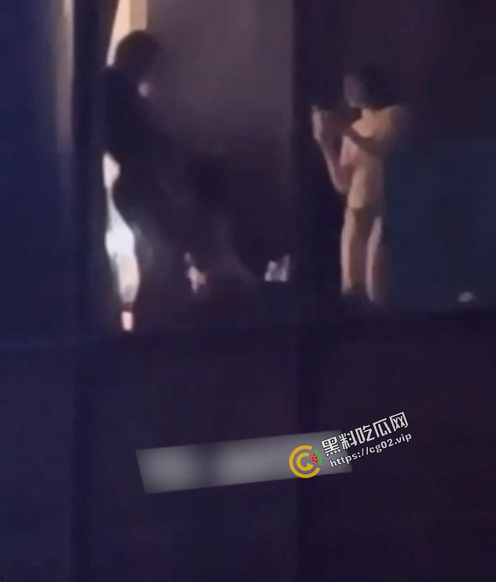 知名品牌富婆聚集地 杜卡诗高级形象定制 店面楼上上演 活春宫 皮影戏 还有一女子专门拍摄-4