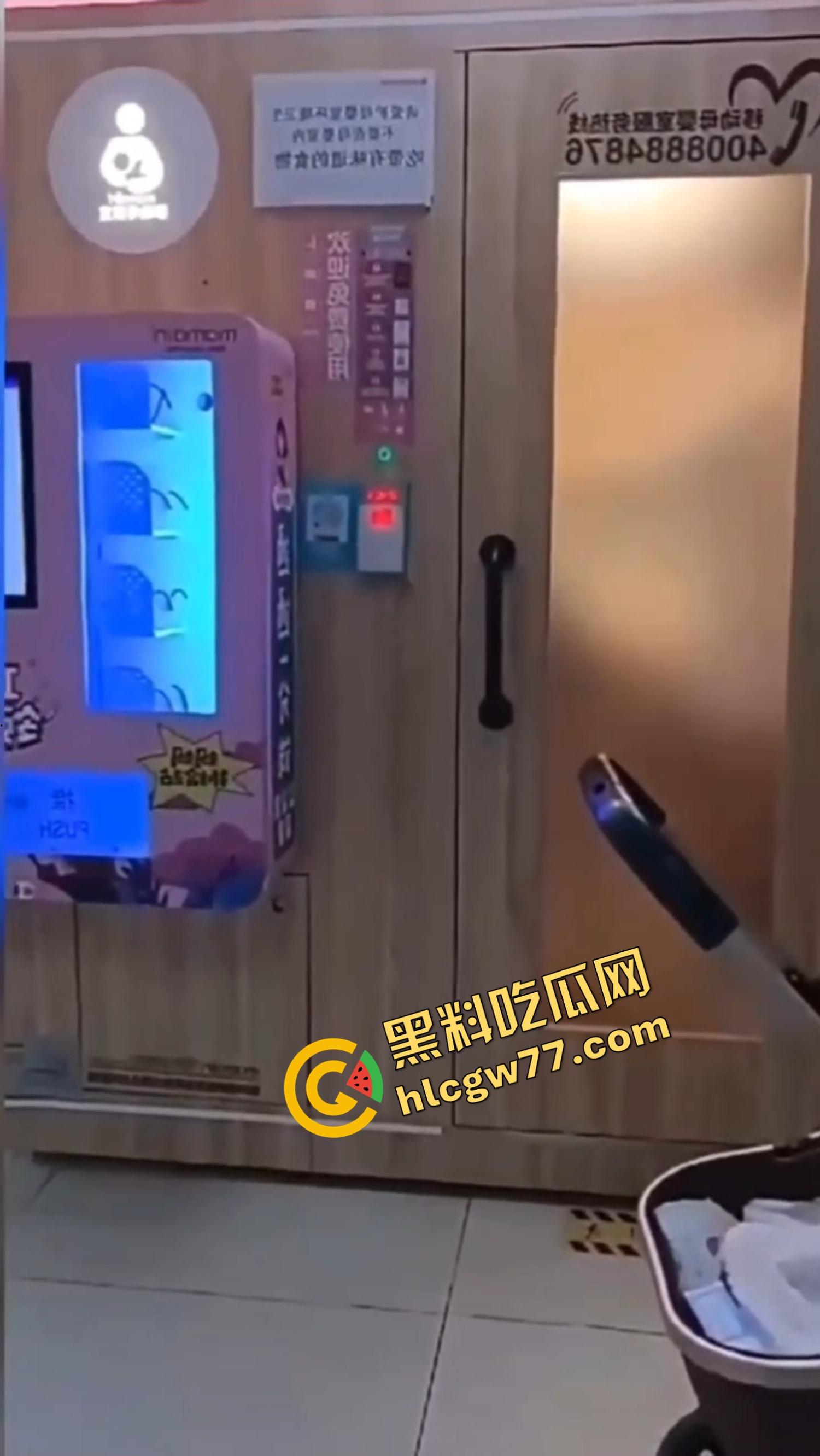 成都金牛妇幼保健院母婴室变炮房,狗男女当场开操高潮,里面干着外面拍着全程录下!-10