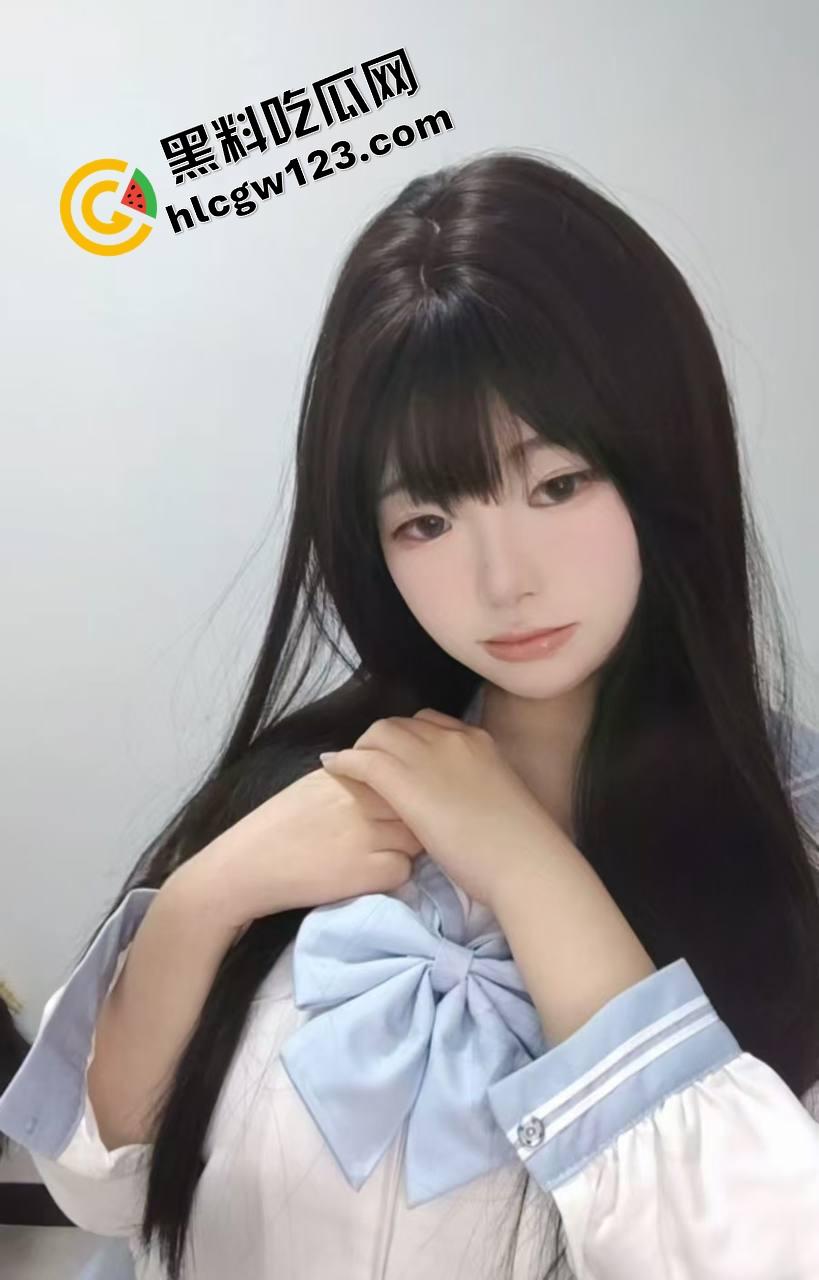 广州大学母狗【邓洁仪】出轨街头潮男被拍,回家被藤条打到屁眼发紫,还挺着奶叫得骚得要死!-2