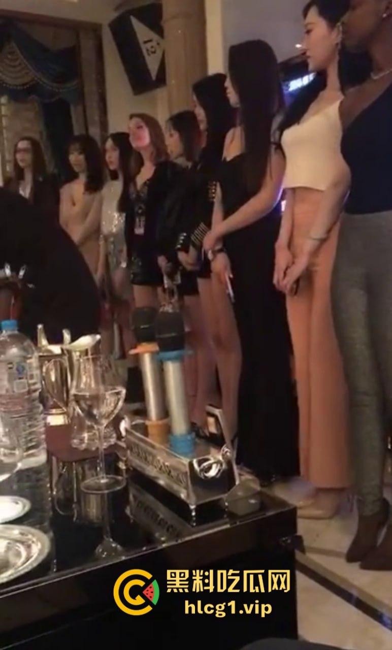 台球厅都这么卷!夜店做梦也想不到 抢他生意的竟然是台球厅 还有黑珍珠!-13