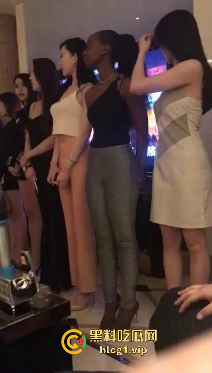 台球厅都这么卷!夜店做梦也想不到 抢他生意的竟然是台球厅 还有黑珍珠!-14