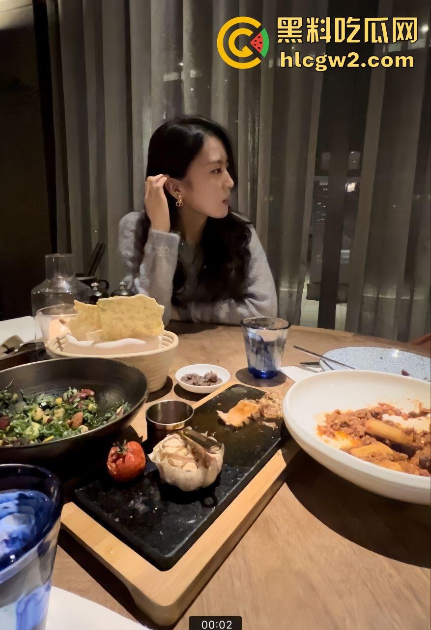 济南大二学生妹【卓梦晗】 极品黑森林身材 乖乖女外表下的骚浪天性性爱自拍福利视频 独家流出!-5