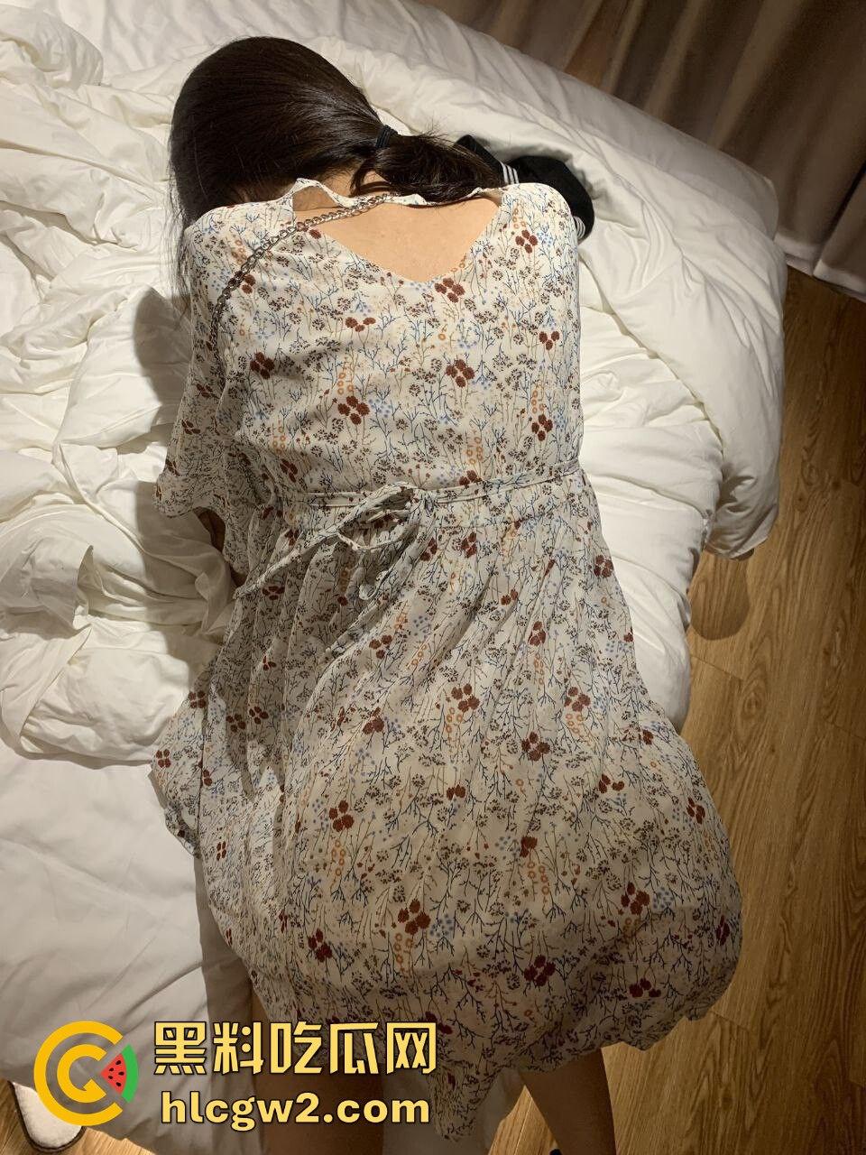 济南大二学生妹【卓梦晗】 极品黑森林身材 乖乖女外表下的骚浪天性性爱自拍福利视频 独家流出!-8