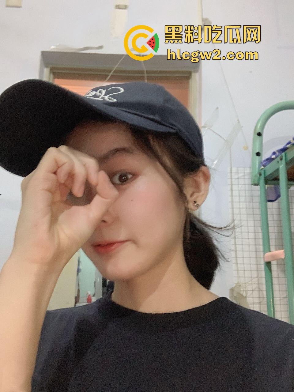 济南大二学生妹【卓梦晗】 极品黑森林身材 乖乖女外表下的骚浪天性性爱自拍福利视频 独家流出!-12