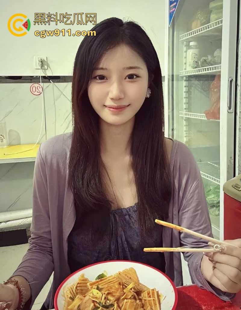 河南郑州御姐白领【陆瑶】性爱调教视频流出,爽到抽搐潮喷,撅臀指奸虐穴,骚得极其反差!-1