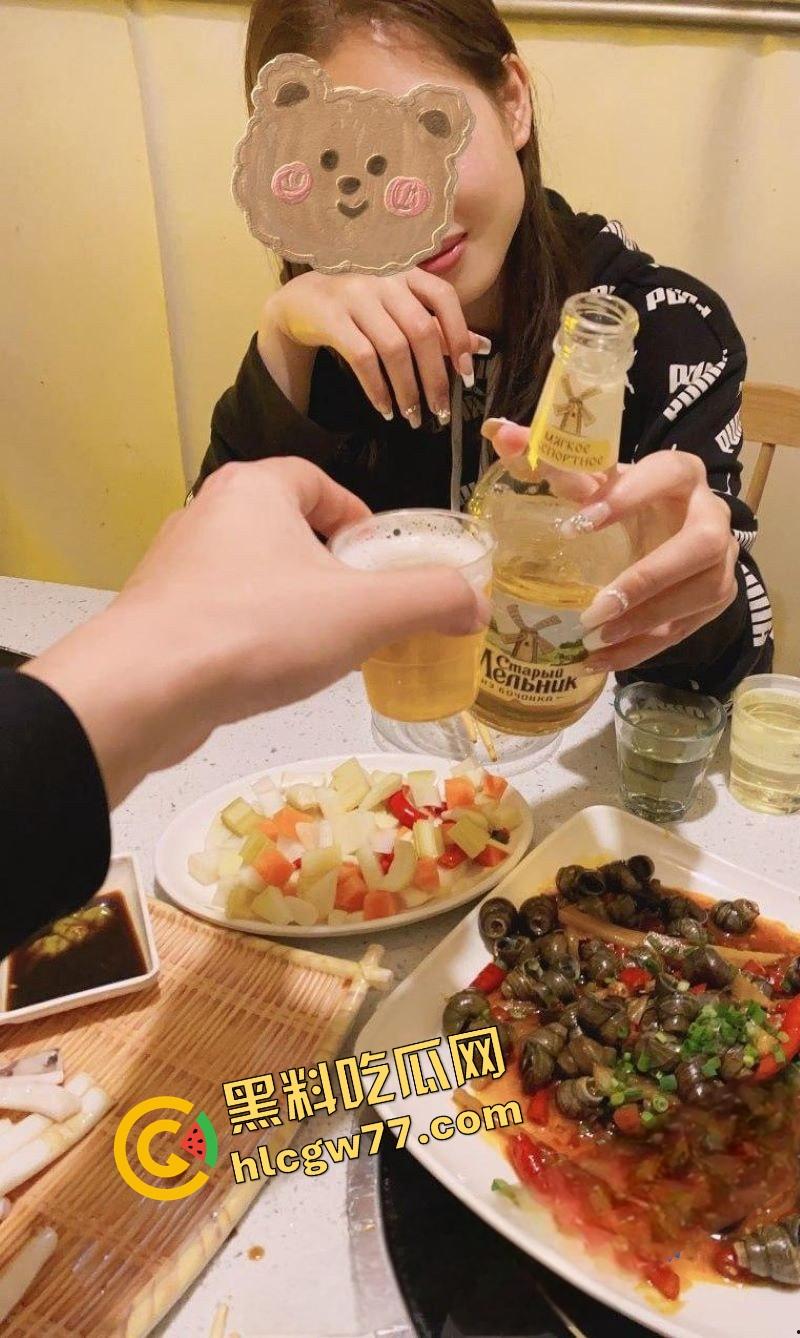 猥琐老板设计迷奸美女职员 灌酒下药趁机侵犯 各种姿势无套爆操 事后赔钱了事 聊天记录曝光!-10