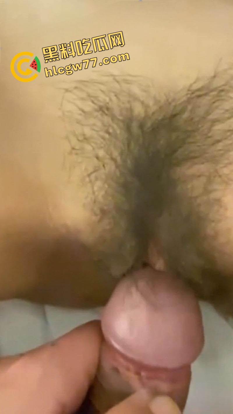 猥琐老板设计迷奸美女职员 灌酒下药趁机侵犯 各种姿势无套爆操 事后赔钱了事 聊天记录曝光!-12