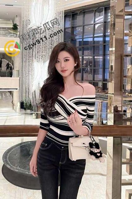 海角乱伦大神偷吃小姨子!主动挑战户外露出大冒险,深夜公厕上演激情性爱,差点被发现吓到不行-3