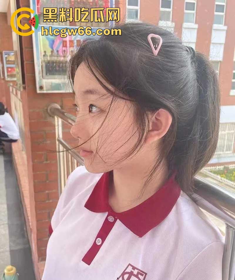 广东遂溪县高中艺术楼惊现女声淫叫 门下偷拍高三情侣光腚野战 视频流出引爆校园!-4