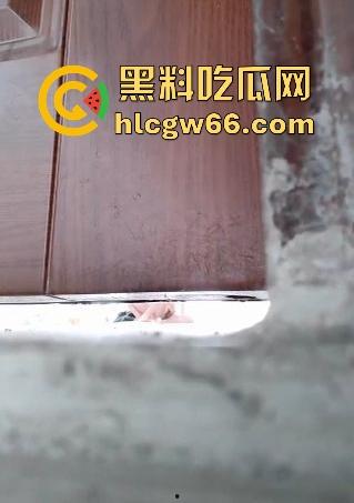 广东遂溪县高中艺术楼惊现女声淫叫 门下偷拍高三情侣光腚野战 视频流出引爆校园!-9