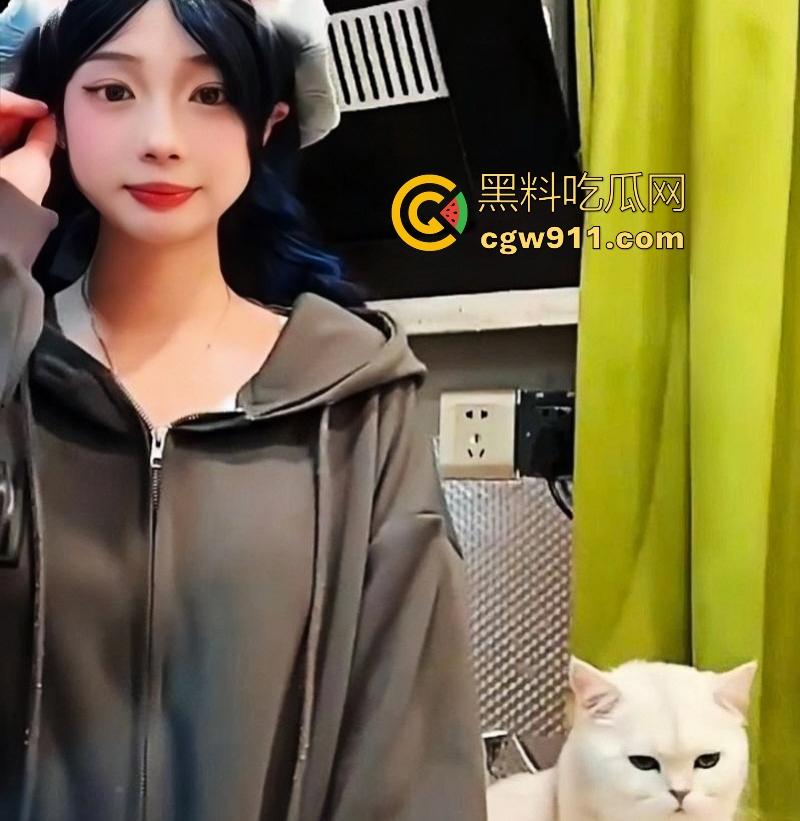 浙江幼儿师范高等专科学校【李晓萌】同学心中的清纯女神,摇身一变成男友胯下的淫娃,各种姿势性爱曝光!-1