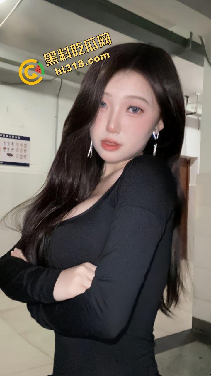 姐姐骚得没底线,奶子给弟弟当奶嘴,小嫩弟被撩成狗,小马硬拉大车激情拉满!-1