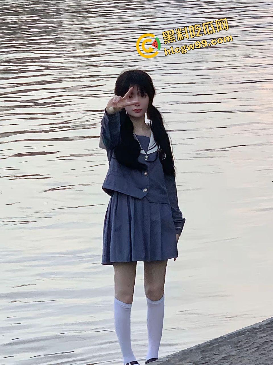 广西艺术学校清纯双马尾少萝【陈沫怡】娃娃小炮架极致榨精,操成自动挡后怼嫩逼骚臀!独家曝光流出!-2