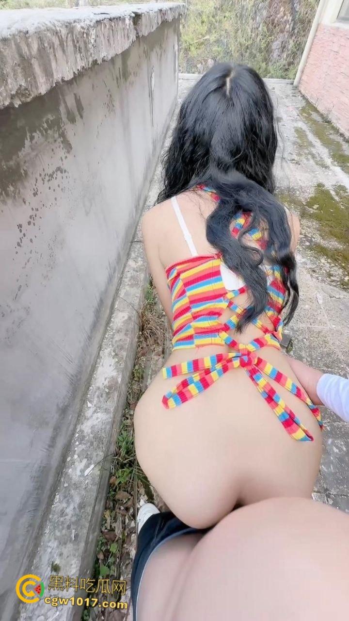 和多巴胺女儿乱逛,看着性感的女儿精虫上脑,带到废旧烂尾楼露出口交,抬起美腿后入猛猛抽插 !-8