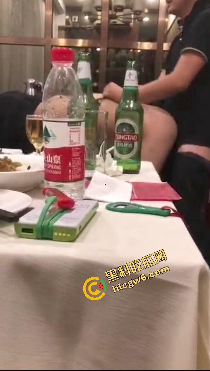 小红书上海贱逼反差婊骚鸡母狗『化春滢』偷情大哥 酒后脱衣爆干骚臀 窗前后操淫荡娇喘！原创独家投稿曝光！-2