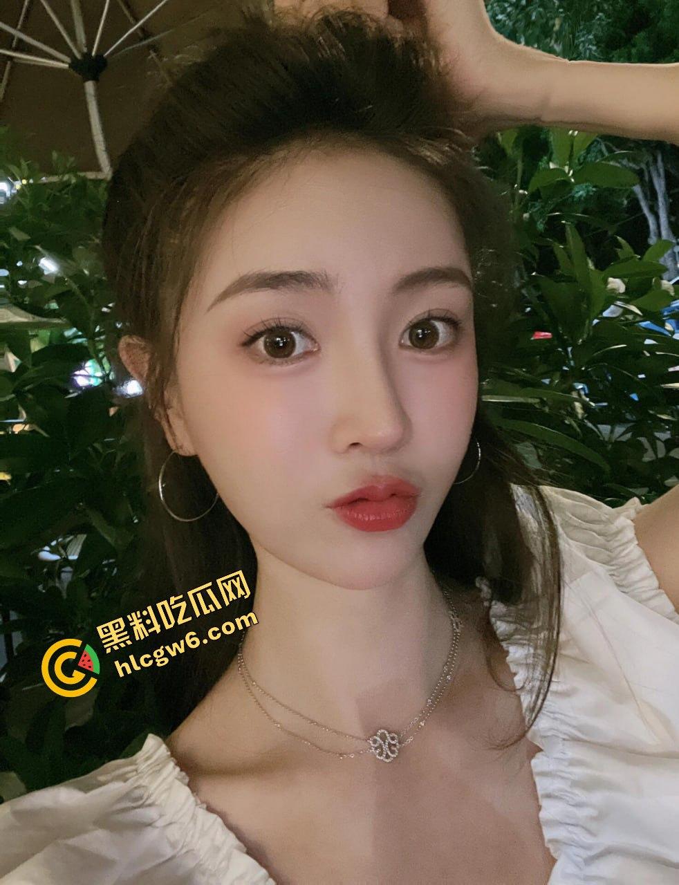 小红书上海贱逼反差婊骚鸡母狗『化春滢』偷情大哥 酒后脱衣爆干骚臀 窗前后操淫荡娇喘！原创独家投稿曝光！-4