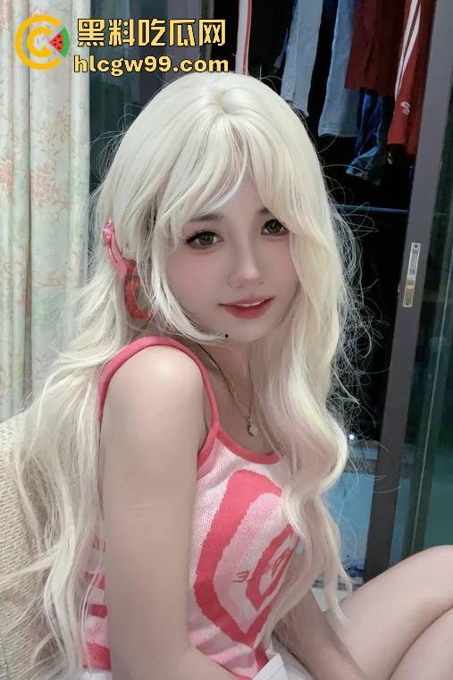 抖音反差骚母狗网红主播【胖狗崽】付费内容曝光,露脸真空骚舞极品,身材一览无遗,诱惑满满!-5