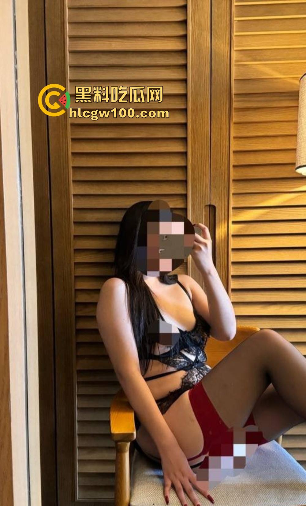 顶级人妻『曼曼奇』推特调教曝光,拳交淋尿群啪性虐,肉便器舔脚吞口水,泄欲母狗任人羞辱!-4