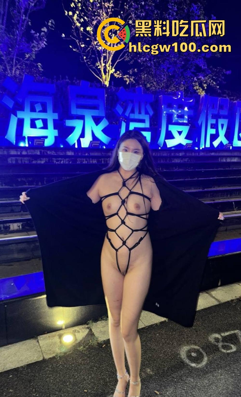 顶级人妻『曼曼奇』推特调教曝光,拳交淋尿群啪性虐,肉便器舔脚吞口水,泄欲母狗任人羞辱!-14