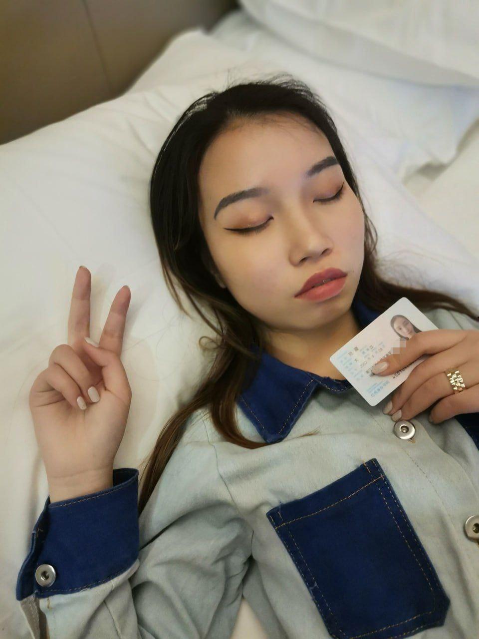 超真实迷奸!大神约炮南宁02年大学生 下药迷倒狠狠的玩 滴蜡 鞭打 死猪一样的嫩妹子 逼逼超紧-3