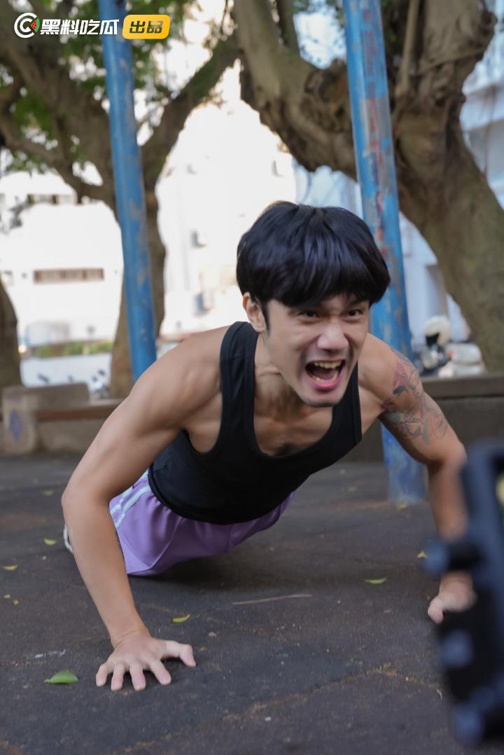 黑料吃瓜网出品-《江南第一小屌童锦程798&吴柳芳之花小龙&王老师爱情故事》即将12/17号上线！预告+花絮抢先看！-8