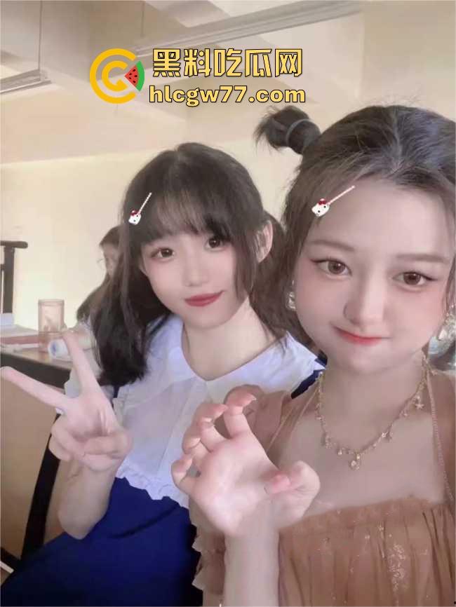 广东碧桂园职业学院卡哇伊学生妹在酒店接受炮友安排的多人运动 场面高燃堪称AV级群交!-1