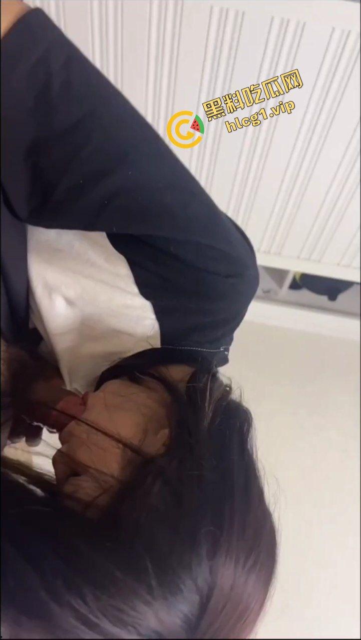 女高中生嫩妹杀手『奔驰哥』钞能力斩获无数清纯少女 包养各种中出爆操!-1