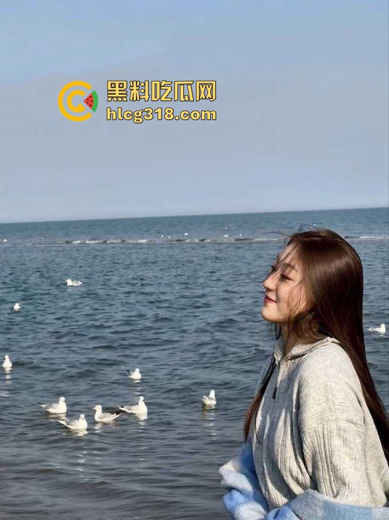 社交软件约炮极品高颜值美术生【刘晃晃】 丰满蜜桃臀被后入爆操 露脸口交深情舔屌 反差感拉满!-3