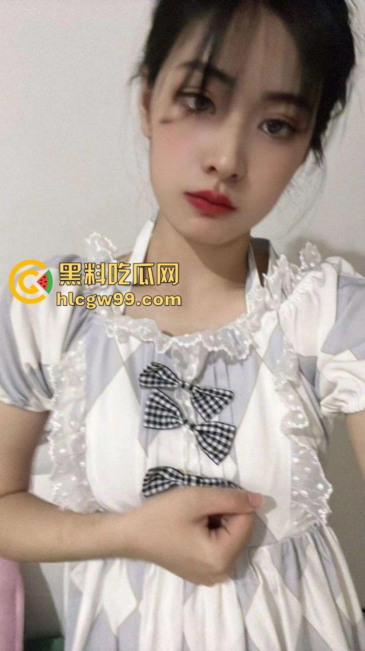 秦皇岛纺织轻工学院大瓜,黑森林女大学生【赵汝怡】寒假被网调裸聊,视频遭录屏流出,开学直接在国产区露脸!-12