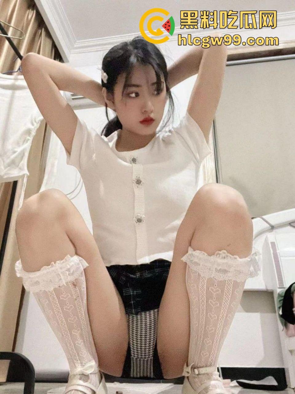 秦皇岛纺织轻工学院大瓜,黑森林女大学生【赵汝怡】寒假被网调裸聊,视频遭录屏流出,开学直接在国产区露脸!-13