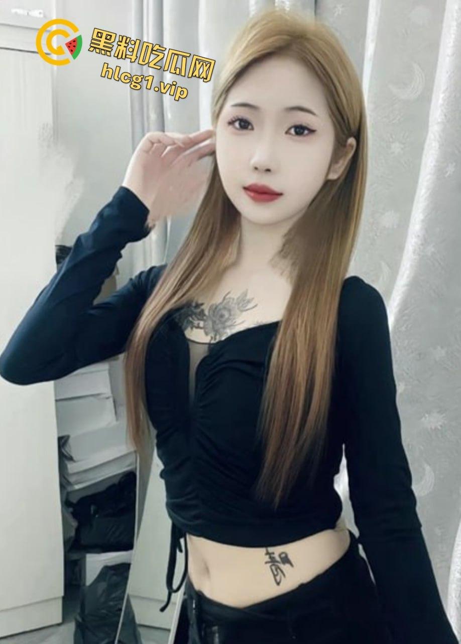 快手PK战惊现劲爆一幕!『万重山』力压『高冷小美』,惩罚环节竟然蕾丝内裤微露逼毛-6