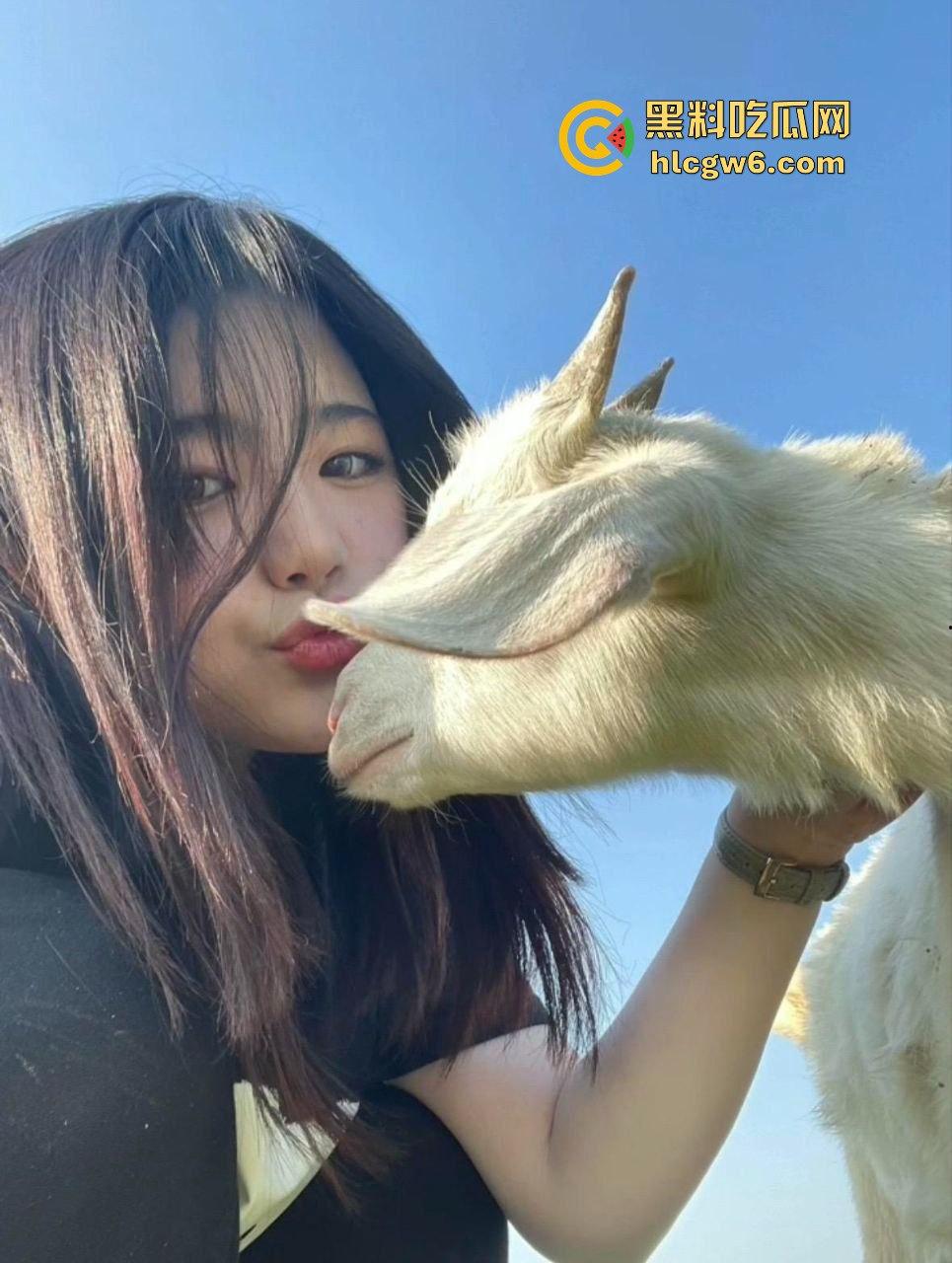 华南理工大学大一反差学妹【黎果果】巨乳黑肥大鲍鱼,阴毛旺盛性欲极强性爱视频遭到曝光。-7