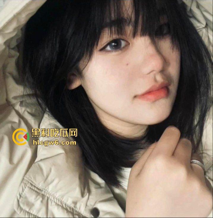 华南理工大学大一反差学妹【黎果果】巨乳黑肥大鲍鱼,阴毛旺盛性欲极强性爱视频遭到曝光。-9