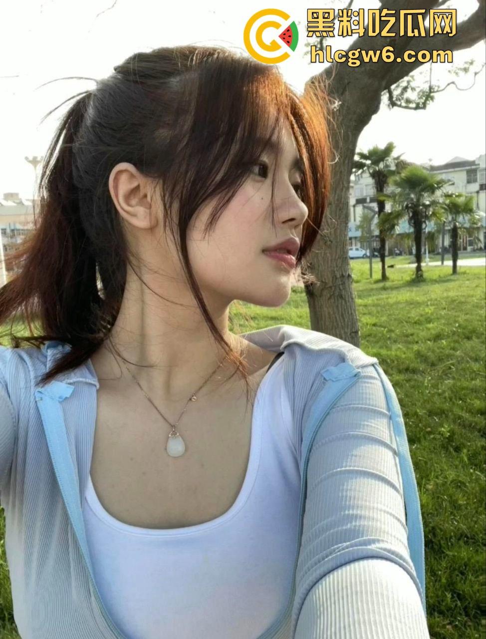 华南理工大学大一反差学妹【黎果果】巨乳黑肥大鲍鱼,阴毛旺盛性欲极强性爱视频遭到曝光。-18