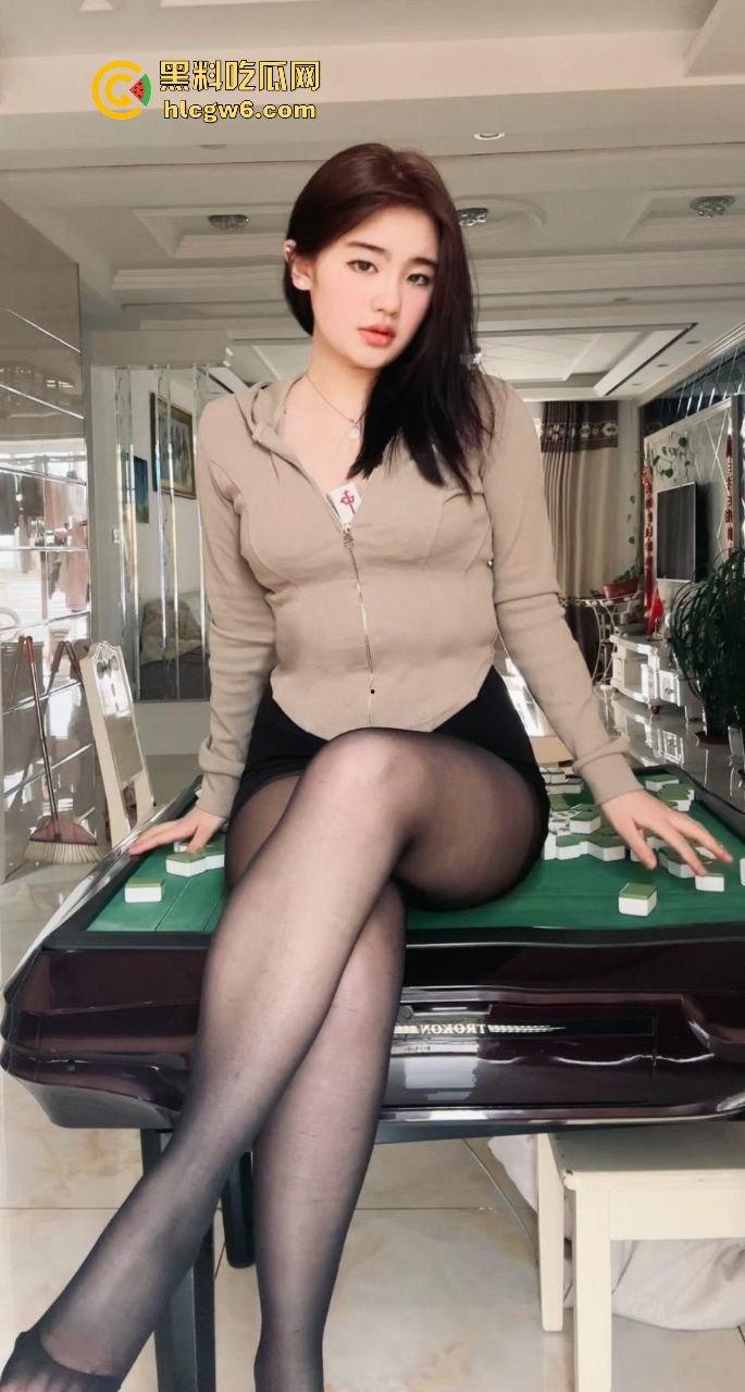 华南理工大学大一反差学妹【黎果果】巨乳黑肥大鲍鱼,阴毛旺盛性欲极强性爱视频遭到曝光。-23