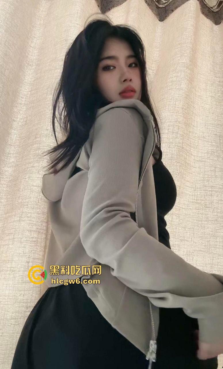 华南理工大学大一反差学妹【黎果果】巨乳黑肥大鲍鱼,阴毛旺盛性欲极强性爱视频遭到曝光。-28