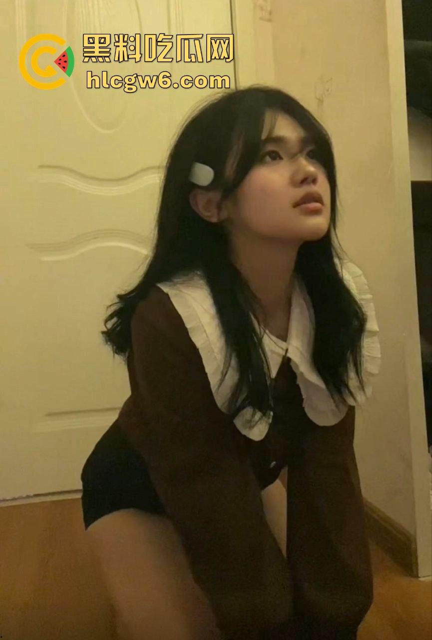 华南理工大学大一反差学妹【黎果果】巨乳黑肥大鲍鱼,阴毛旺盛性欲极强性爱视频遭到曝光。-36