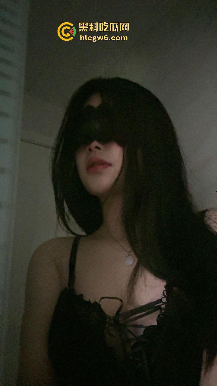 华南理工大学大一反差学妹【黎果果】巨乳黑肥大鲍鱼,阴毛旺盛性欲极强性爱视频遭到曝光。-37