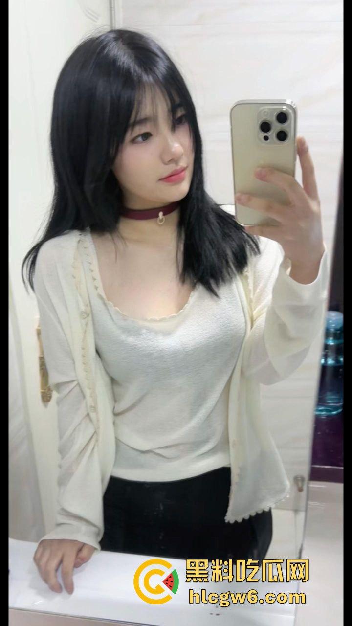 华南理工大学大一反差学妹【黎果果】巨乳黑肥大鲍鱼,阴毛旺盛性欲极强性爱视频遭到曝光。-42