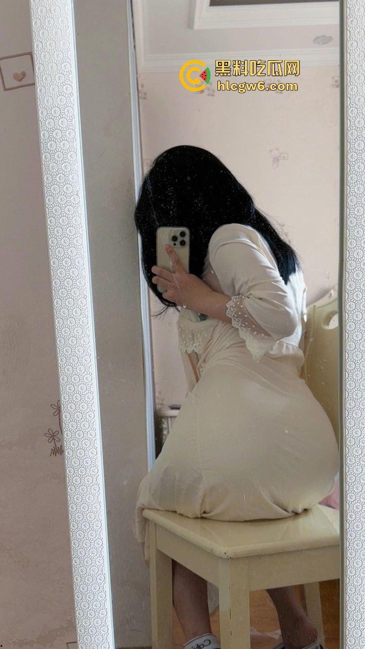 华南理工大学大一反差学妹【黎果果】巨乳黑肥大鲍鱼,阴毛旺盛性欲极强性爱视频遭到曝光。-49