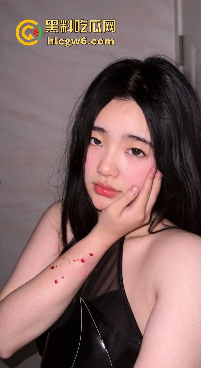 华南理工大学大一反差学妹【黎果果】巨乳黑肥大鲍鱼,阴毛旺盛性欲极强性爱视频遭到曝光。-52