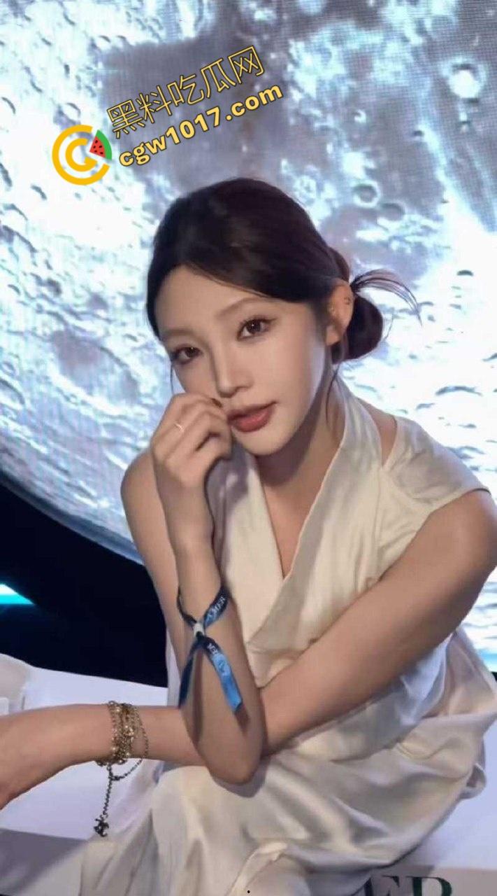 王思聪前女友【慎婕】秘密曝光,被前任【树一】怒斥出轨闺蜜前男友,约炮身染性病,性爱视频全网疯传!-2