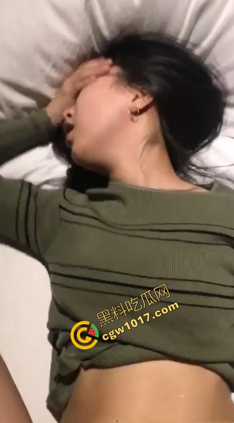 王思聪前女友【慎婕】秘密曝光,被前任【树一】怒斥出轨闺蜜前男友,约炮身染性病,性爱视频全网疯传!-14