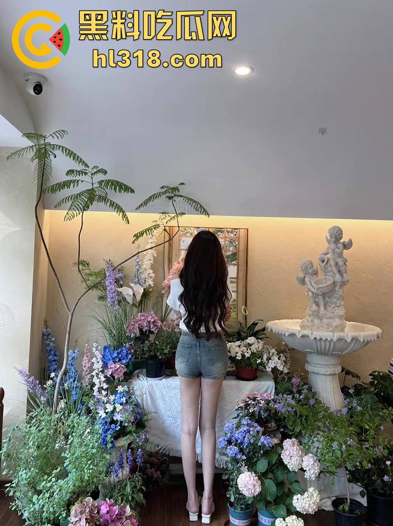 青岛反差母狗【刘子萱】，175cm的极品炮架子，逆天大长腿极致性感，小骚逼被男友操黑后还被曝光-2