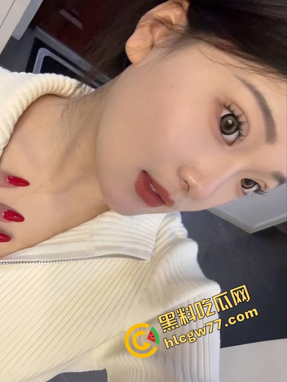 临沂艺术学院学姐『冯悦悦』情趣内衣被男友操翻，嘴里吸精身体爽颤，原来最骚的是最会装的那种！-3