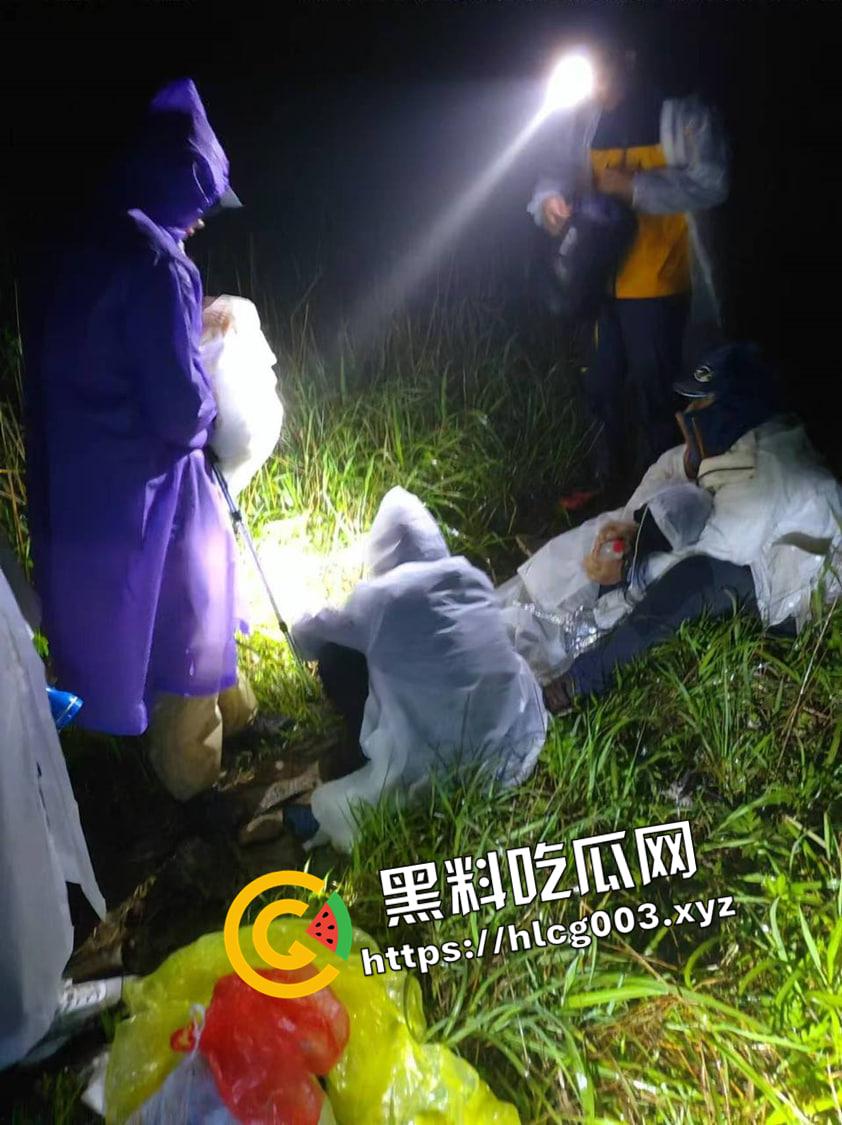 武功山吊带女被冻死!97年妹子跟团爬武功山 走丢失温而死 小红书害死人-2