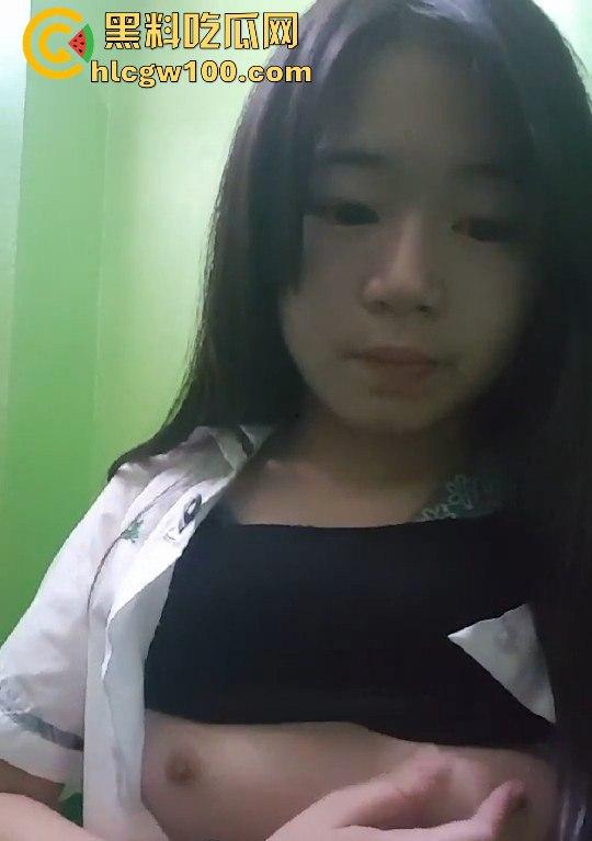 台湾清纯可爱处女【林如蓁】遭到网恋对象勾引,曝光了聊天记录以及自慰抠穴视频 独家爆料!!-9