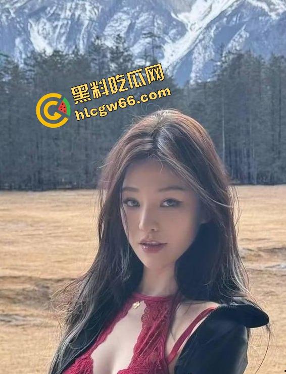 抖音网红『不要拒绝我』露馅了,御姐脸小母狗身材,不雅私拍疯传,粉嫩大奶晃得人想冲!-4