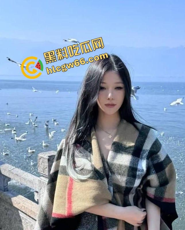 抖音网红『不要拒绝我』露馅了,御姐脸小母狗身材,不雅私拍疯传,粉嫩大奶晃得人想冲!-5